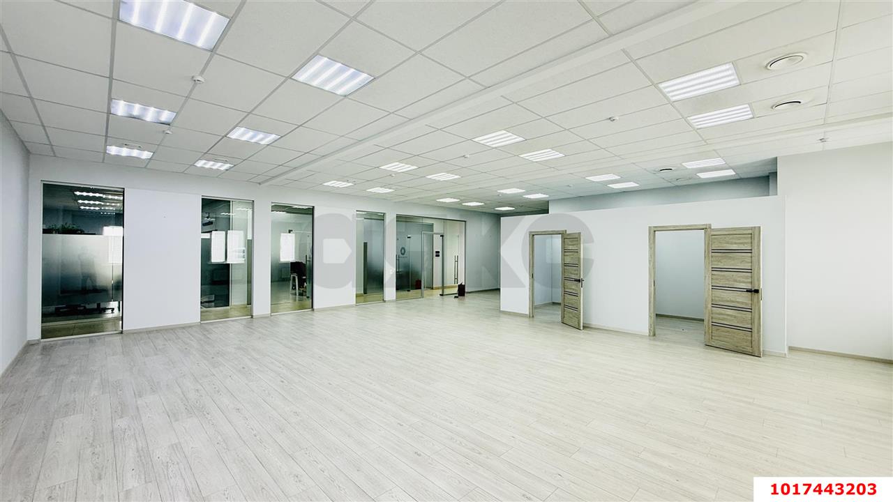 Фото №3: Офисное помещение <span class="whitespace-nowrap">263 м²</span>, <span class="whitespace-nowrap">2/2 эт.</span> - Краснодар, Прикубанский внутригородской округ, мкр. КП Близкий, ул. Ивана Шкабуры, 8