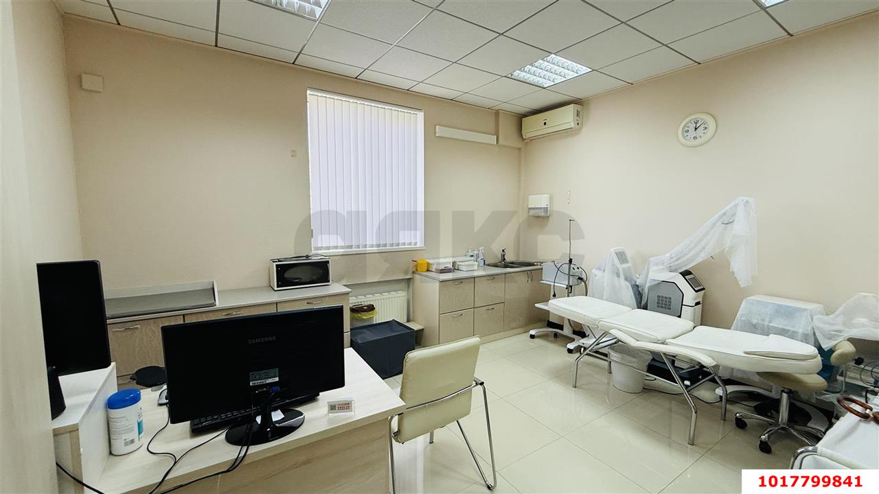 Фото №12: Торговое помещение <span class="whitespace-nowrap">120 м²</span>, <span class="whitespace-nowrap">2/2 эт.</span> - Краснодар, Прикубанский внутригородской округ, мкр. 40 лет Победы, ул. имени 40-летия Победы, 116