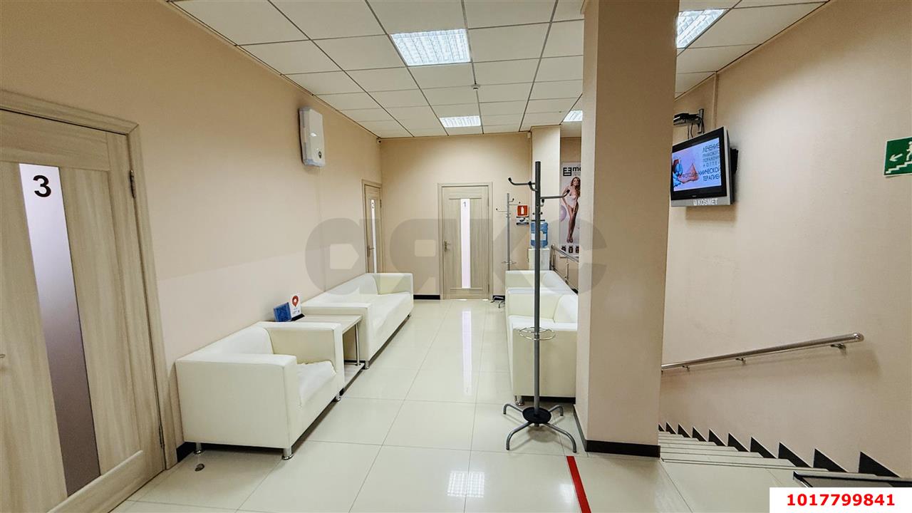 Фото №11: Торговое помещение <span class="whitespace-nowrap">120 м²</span>, <span class="whitespace-nowrap">2/2 эт.</span> - Краснодар, Прикубанский внутригородской округ, мкр. 40 лет Победы, ул. имени 40-летия Победы, 116