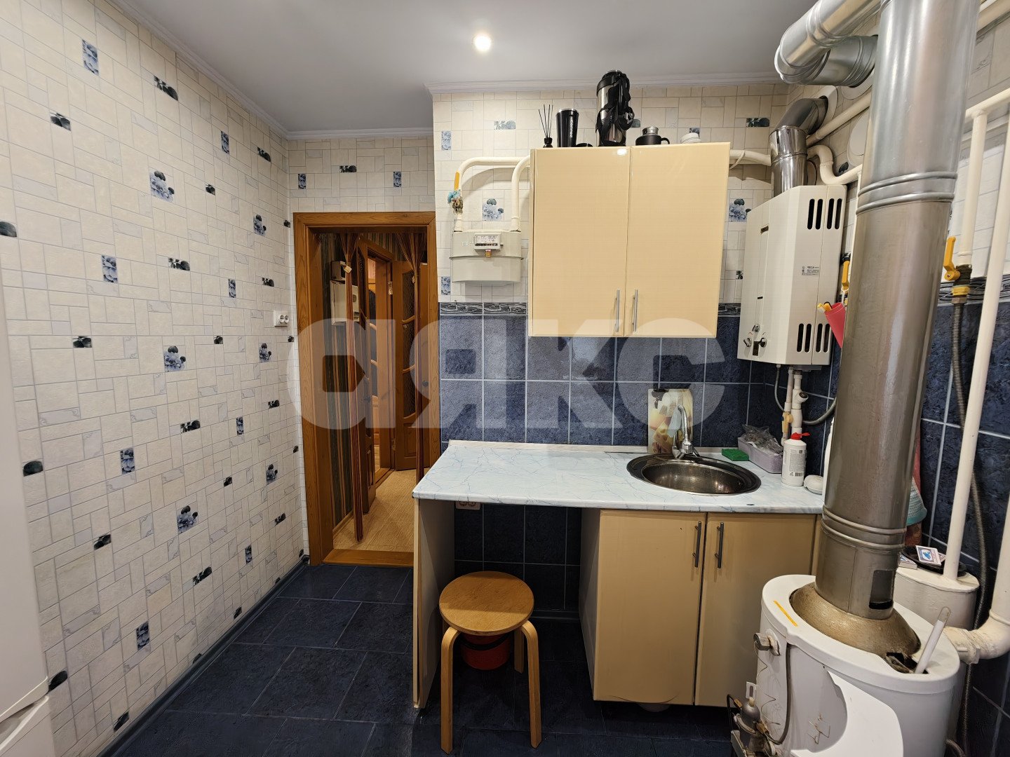 Фото №7: 3-комнатная квартира <span class="whitespace-nowrap">43 м²</span>, <span class="whitespace-nowrap">2/2 эт.</span> - Кореновск, мкр. 1-й квартал, ул. Карла Маркса, 184