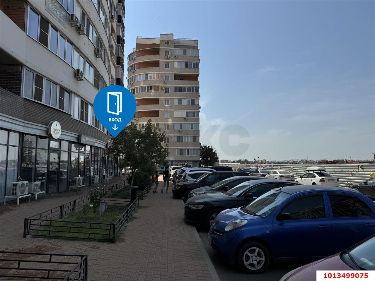 Фото №4: Торговое помещение <span class="whitespace-nowrap">43 м²</span>, <span class="whitespace-nowrap">1/20 эт.</span> - Краснодар, Прикубанский внутригородской округ, Россинского, мкр. жилой комплекс Символ, ул. Командорская, 9/2