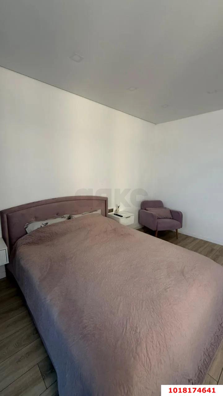 Фото №2: 1-комнатная квартира <span class="whitespace-nowrap">35 м²</span>, <span class="whitespace-nowrap">22/24 эт.</span> - Краснодар, Западный внутригородской округ, Фестивальный, мкр. ЖК Маршал, ул. Гаражная, 87