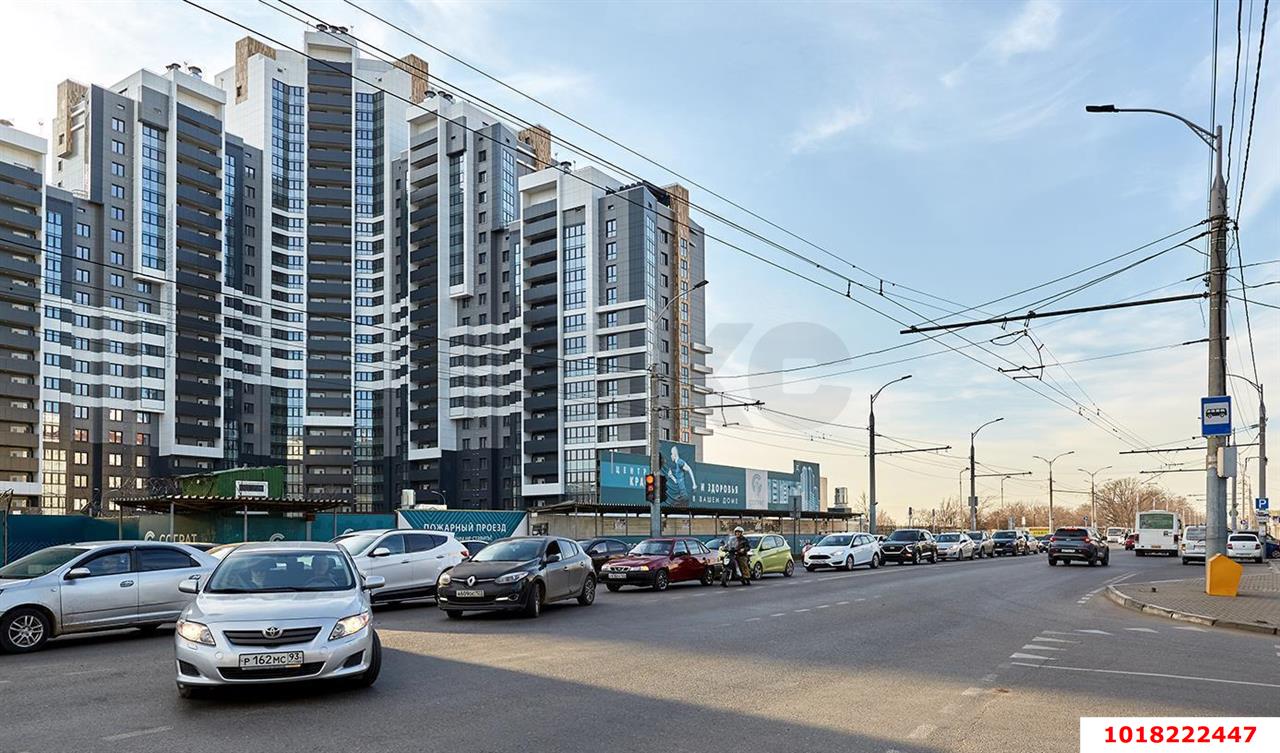 Фото №1: 1-комнатная квартира <span class="whitespace-nowrap">41 м²</span>, <span class="whitespace-nowrap">12/24 эт.</span> - Краснодар, Прикубанский внутригородской округ, Микрохирургии глаза, мкр. жилой комплекс Сограт, ул. Красных Партизан, 4/15