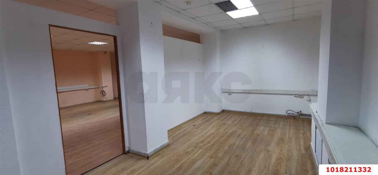 Фото №8: Торговое помещение <span class="whitespace-nowrap">183 м²</span>, <span class="whitespace-nowrap">1/2 эт.</span> - Краснодар, Центральный внутригородской округ, мкр. Центральный, ул. Красная, 180