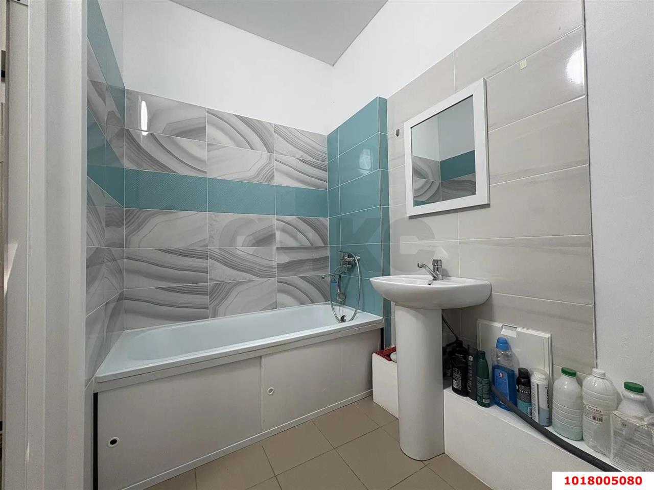 Фото №5: 1-комнатная квартира <span class="whitespace-nowrap">35 м²</span>, <span class="whitespace-nowrap">2/18 эт.</span> - Краснодар, Прикубанский внутригородской округ, Россинского, мкр. жилой комплекс Символ, ул. Командорская, 9/1