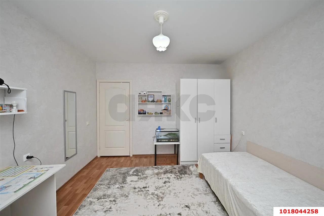 Фото №2: 2-комнатная квартира <span class="whitespace-nowrap">60 м²</span>, <span class="whitespace-nowrap">3/16 эт.</span> - Краснодар, Прикубанский внутригородской округ, мкр. Московский, ул. имени Николая Семеновича Котлярова, 11