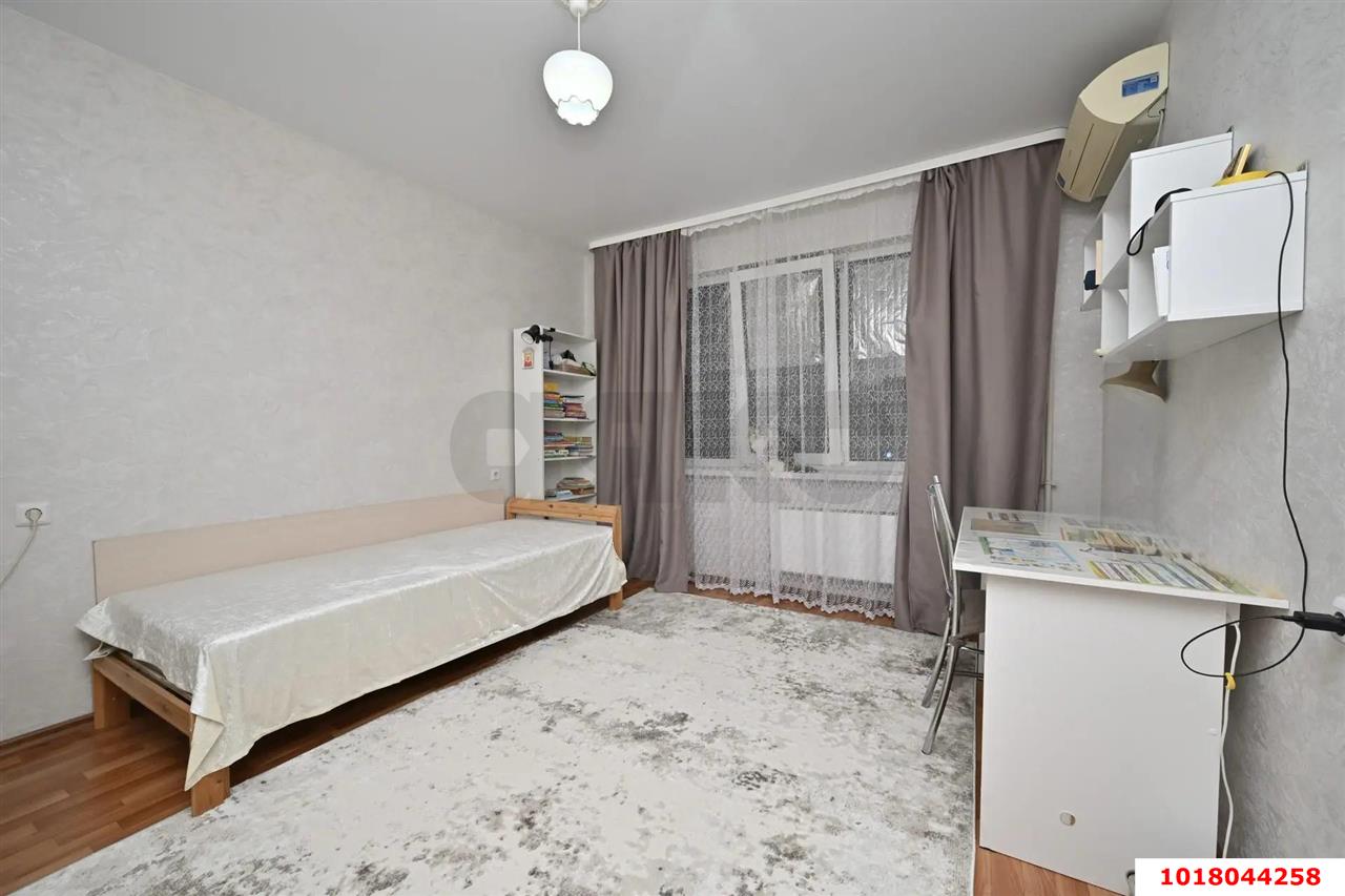 Фото №1: 2-комнатная квартира <span class="whitespace-nowrap">60 м²</span>, <span class="whitespace-nowrap">3/16 эт.</span> - Краснодар, Прикубанский внутригородской округ, мкр. Московский, ул. имени Николая Семеновича Котлярова, 11