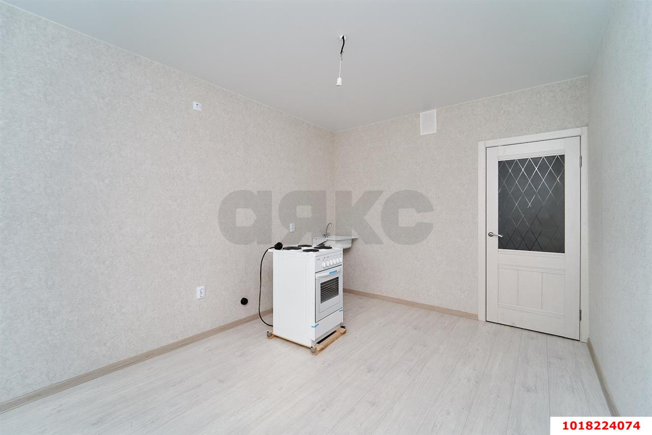 Фото №3: 1-комнатная квартира <span class="whitespace-nowrap">35 м²</span>, <span class="whitespace-nowrap">3/16 эт.</span> - Краснодар, Прикубанский внутригородской округ, Восточный, мкр. жилой комплекс Квартал № 6, ул. Генерал-лейтенанта Александра Сапрунова, 15
