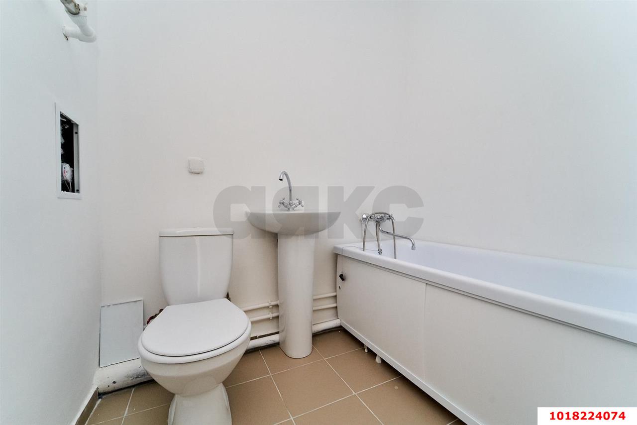 Фото №4: 1-комнатная квартира <span class="whitespace-nowrap">35 м²</span>, <span class="whitespace-nowrap">3/16 эт.</span> - Краснодар, Прикубанский внутригородской округ, Восточный, мкр. жилой комплекс Квартал № 6, ул. Генерал-лейтенанта Александра Сапрунова, 15