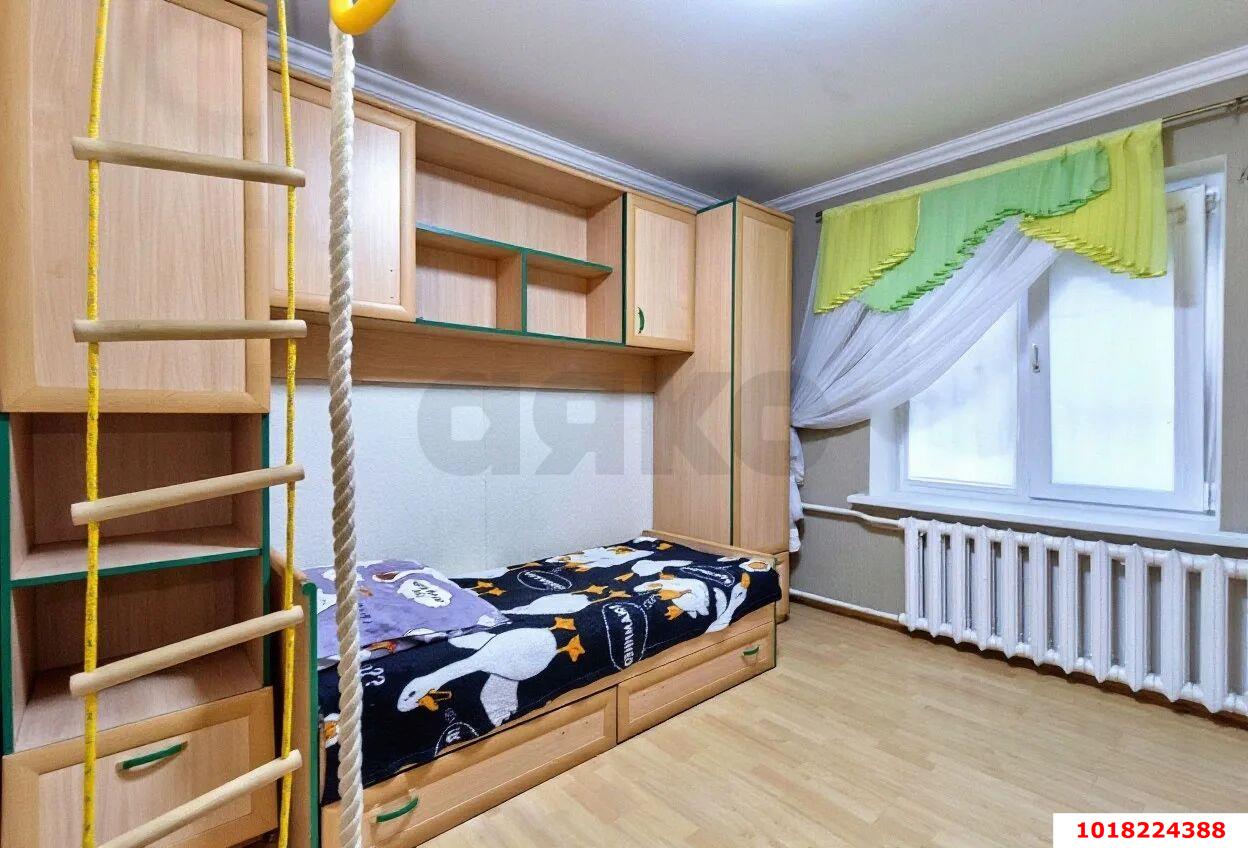 Фото №5: 4-комнатная квартира <span class="whitespace-nowrap">86 м²</span>, <span class="whitespace-nowrap">1/10 эт.</span> - Краснодар, Прикубанский внутригородской округ, мкр. Завод Измерительных Приборов, ул. Зиповская, 28