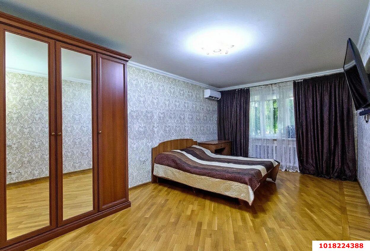 Фото №6: 4-комнатная квартира <span class="whitespace-nowrap">86 м²</span>, <span class="whitespace-nowrap">1/10 эт.</span> - Краснодар, Прикубанский внутригородской округ, мкр. Завод Измерительных Приборов, ул. Зиповская, 28