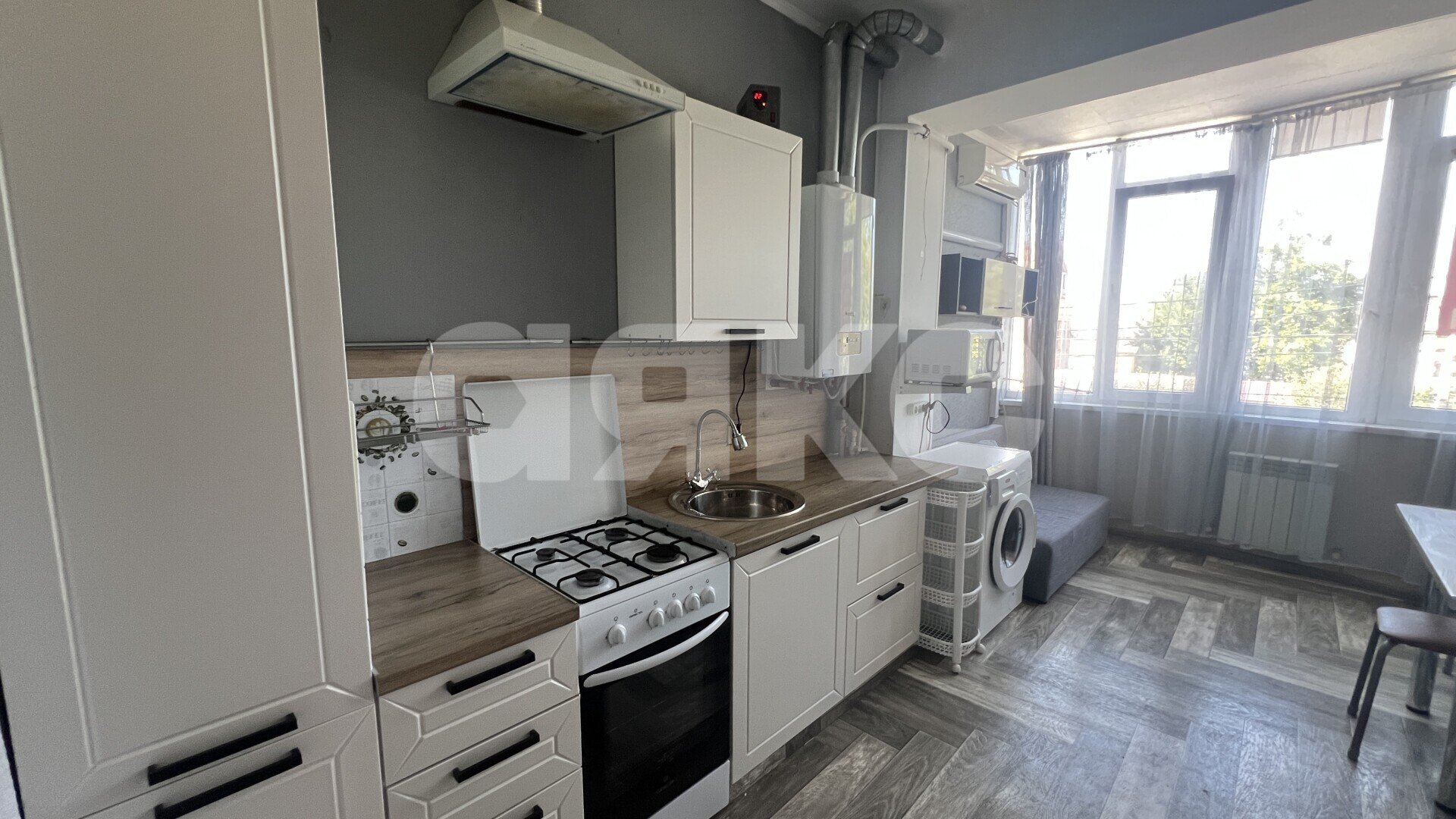 Фото №1: 2-комнатная квартира <span class="whitespace-nowrap">52 м²</span>, <span class="whitespace-nowrap">2/6 эт.</span> - Анапа, ул. Краснозелёных, 29А