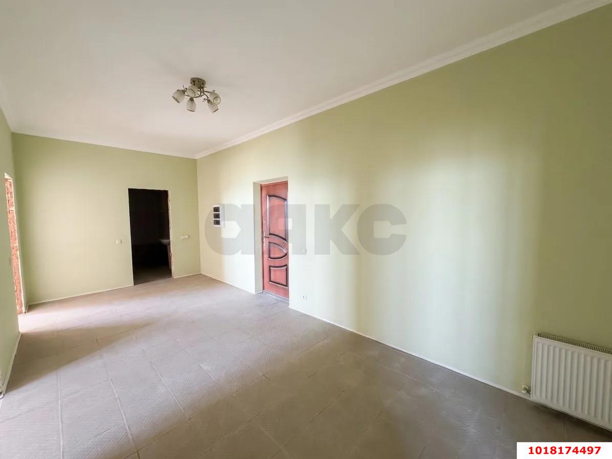 Фото №3: 3-комнатная квартира <span class="whitespace-nowrap">175 м²</span>, <span class="whitespace-nowrap">20/21 эт.</span> - Краснодар, Центральный внутригородской округ, мкр. Центральный, ул. Ломоносова, 97