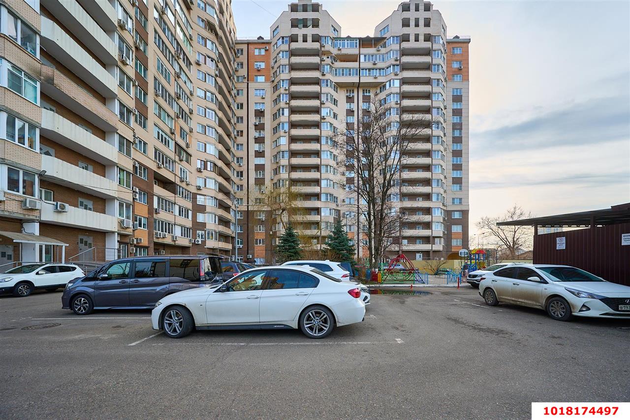 Фото №16: 3-комнатная квартира <span class="whitespace-nowrap">175 м²</span>, <span class="whitespace-nowrap">20/21 эт.</span> - Краснодар, Центральный внутригородской округ, мкр. Центральный, ул. Ломоносова, 97