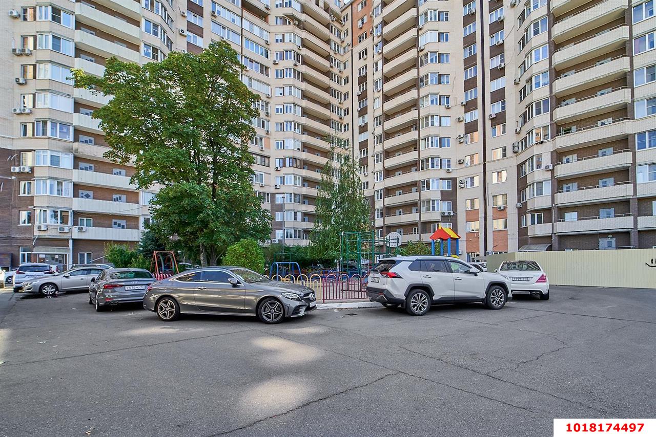 Фото №17: 3-комнатная квартира <span class="whitespace-nowrap">175 м²</span>, <span class="whitespace-nowrap">20/21 эт.</span> - Краснодар, Центральный внутригородской округ, мкр. Центральный, ул. Ломоносова, 97