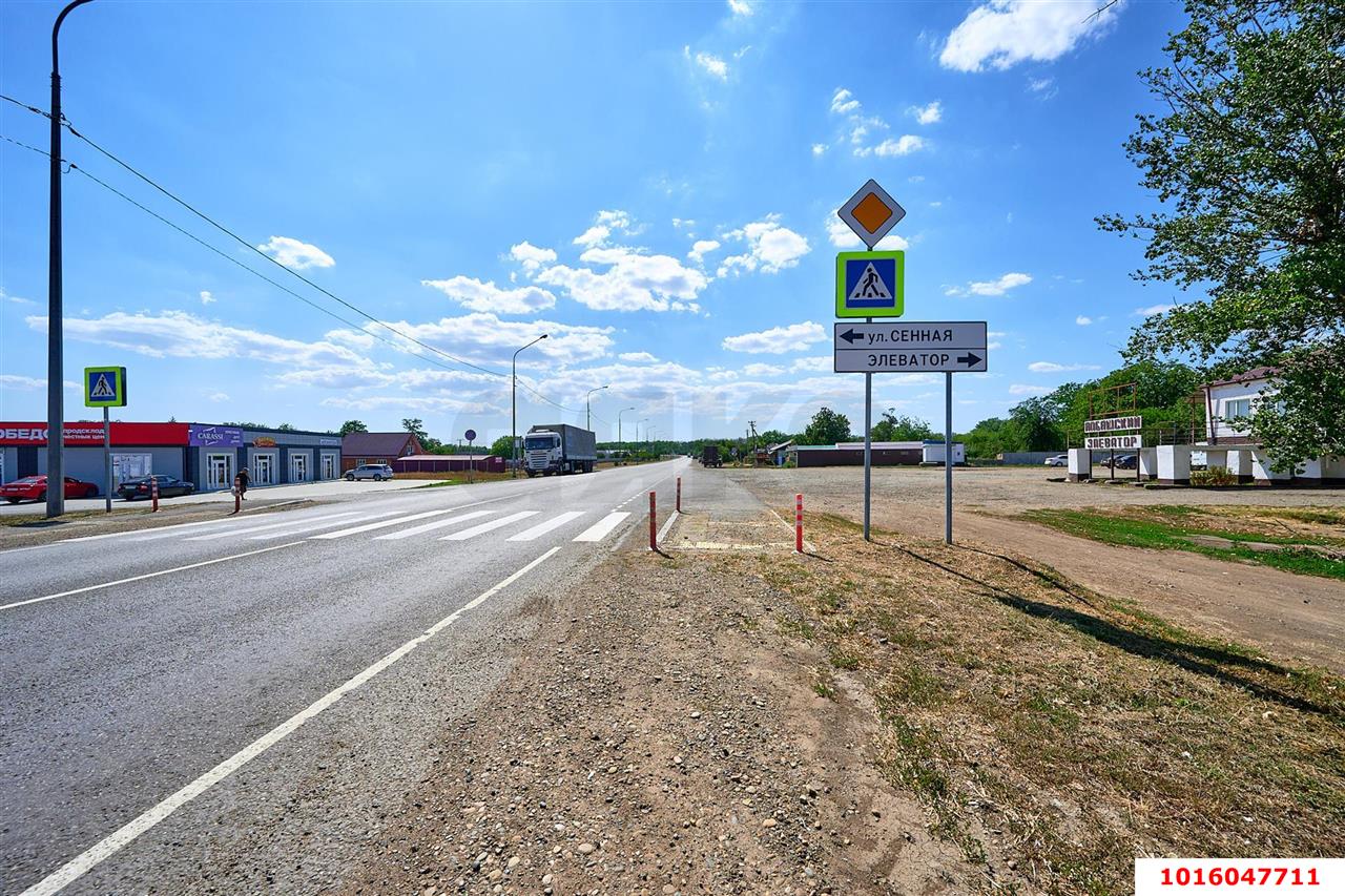 Фото №3: Торговое помещение <span class="whitespace-nowrap">51 м²</span>, <span class="whitespace-nowrap">1/1 эт.</span> - Новоминская, пер. Запорожский, 15А