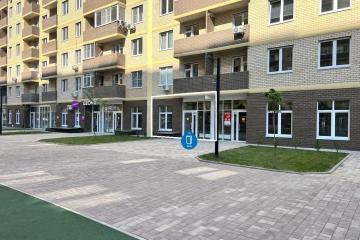 Фото №1: Торговое помещение <span class="whitespace-nowrap">37 м²</span>, <span class="whitespace-nowrap">1/16 эт.</span> - Краснодар, мкр. жилой комплекс Дыхание, ул. Лётчика Позднякова, 2к29