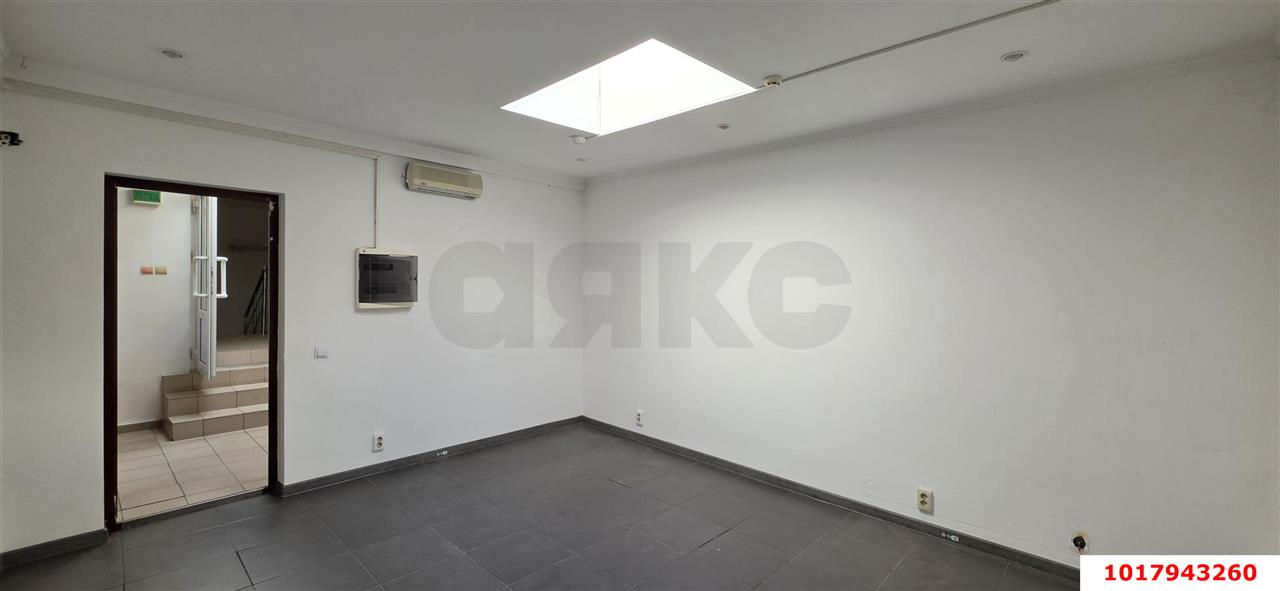 Фото №7: Офисное помещение <span class="whitespace-nowrap">94 м²</span>, <span class="whitespace-nowrap">3/3 эт.</span> - Краснодар, Центральный внутригородской округ, мкр. Центральный, ул. Гоголя, 80