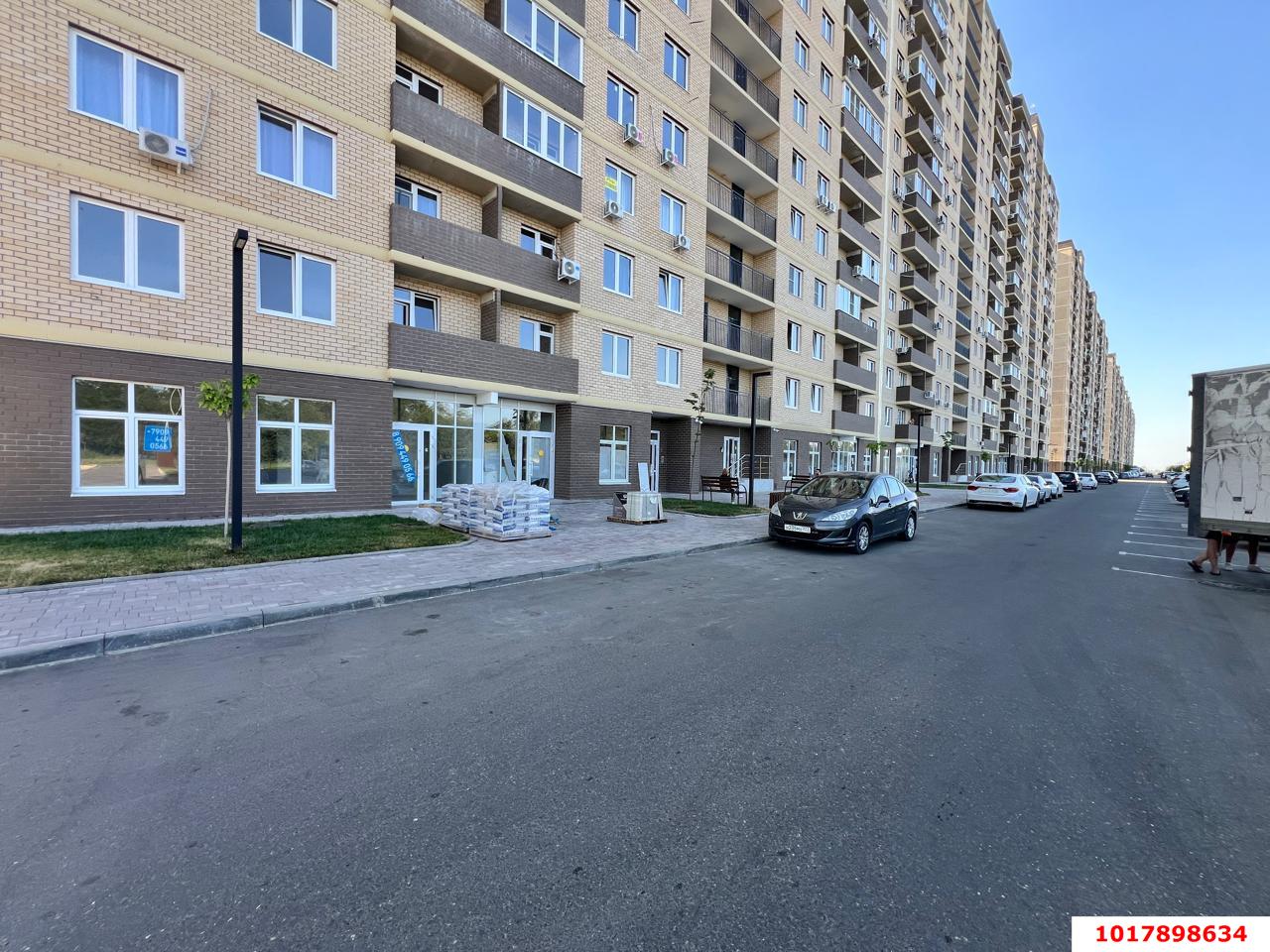 Фото №5: Торговое помещение <span class="whitespace-nowrap">41 м²</span>, <span class="whitespace-nowrap">1/16 эт.</span> - Краснодар, Прикубанский внутригородской округ, мкр. жилой комплекс Дыхание, ул. Лётчика Позднякова, 2к27