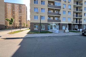 Фото №1: Торговое помещение <span class="whitespace-nowrap">41 м²</span>, <span class="whitespace-nowrap">1/16 эт.</span> - Краснодар, мкр. жилой комплекс Дыхание, ул. Лётчика Позднякова, 2к27