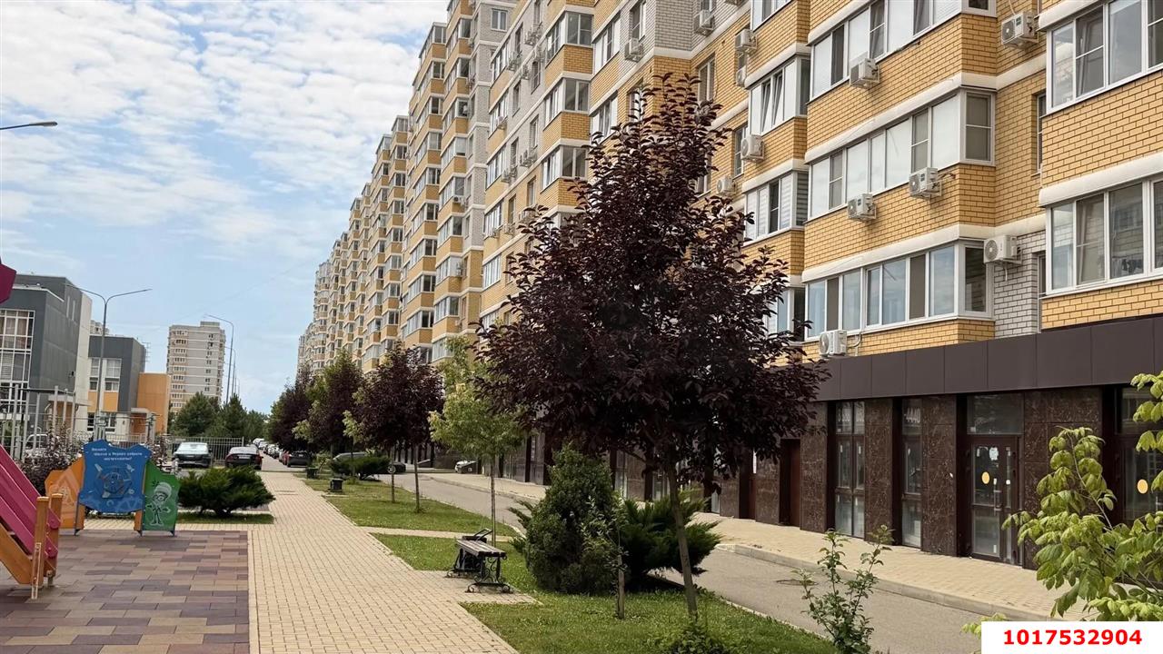 Фото №3: Торговое помещение <span class="whitespace-nowrap">76 м²</span>, <span class="whitespace-nowrap">1/3 эт.</span> - Краснодар, Прикубанский внутригородской округ, Славянский, мкр. Светлоград, ул. Красных Партизан, 1/4к9