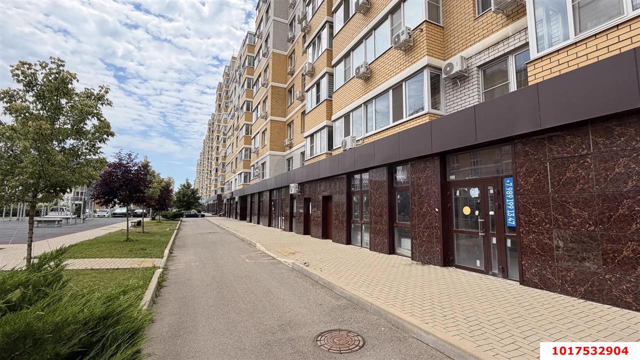 Фото №4: Торговое помещение <span class="whitespace-nowrap">76 м²</span>, <span class="whitespace-nowrap">1/3 эт.</span> - Краснодар, Прикубанский внутригородской округ, Славянский, мкр. Светлоград, ул. Красных Партизан, 1/4к9