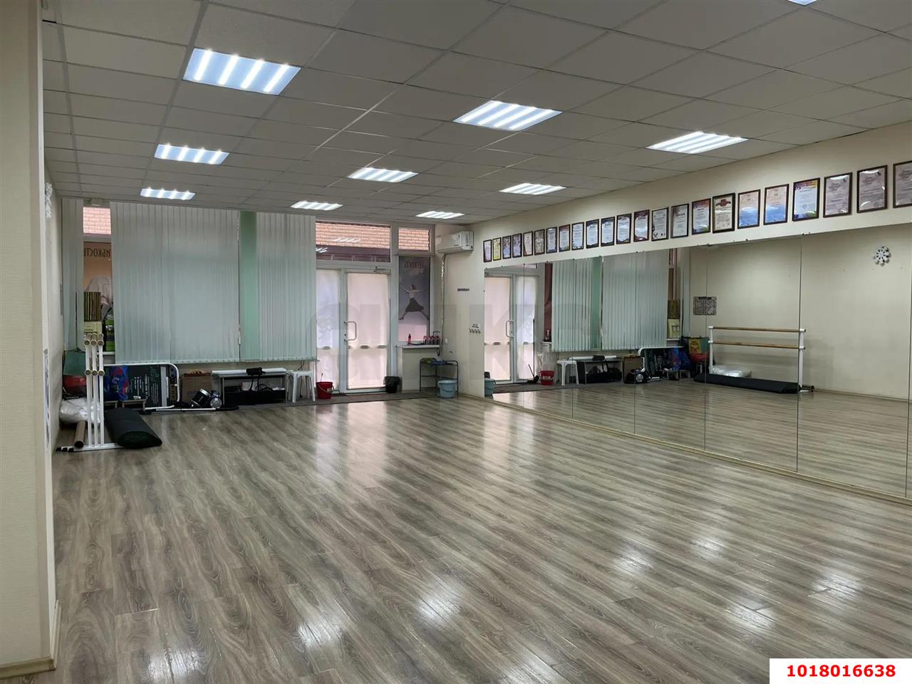 Фото №6: Торговое помещение <span class="whitespace-nowrap">76 м²</span>, <span class="whitespace-nowrap">1/12 эт.</span> - Краснодар, Карасунский внутригородской округ, мкр. Камвольно-суконный Комбинат, ул. Бородинская, 10