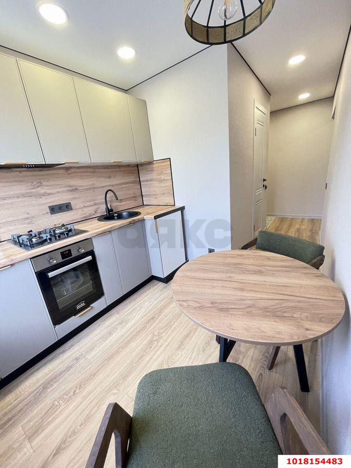 Фото №1: 1-комнатная квартира <span class="whitespace-nowrap">44 м²</span>, <span class="whitespace-nowrap">3/5 эт.</span> - Краснодар, Центральный внутригородской округ, мкр. Черёмушки, ул. Старокубанская, 103
