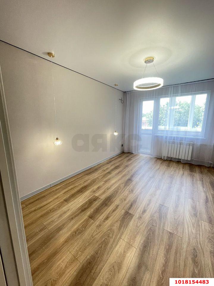 Фото №2: 1-комнатная квартира <span class="whitespace-nowrap">44 м²</span>, <span class="whitespace-nowrap">3/5 эт.</span> - Краснодар, Центральный внутригородской округ, мкр. Черёмушки, ул. Старокубанская, 103