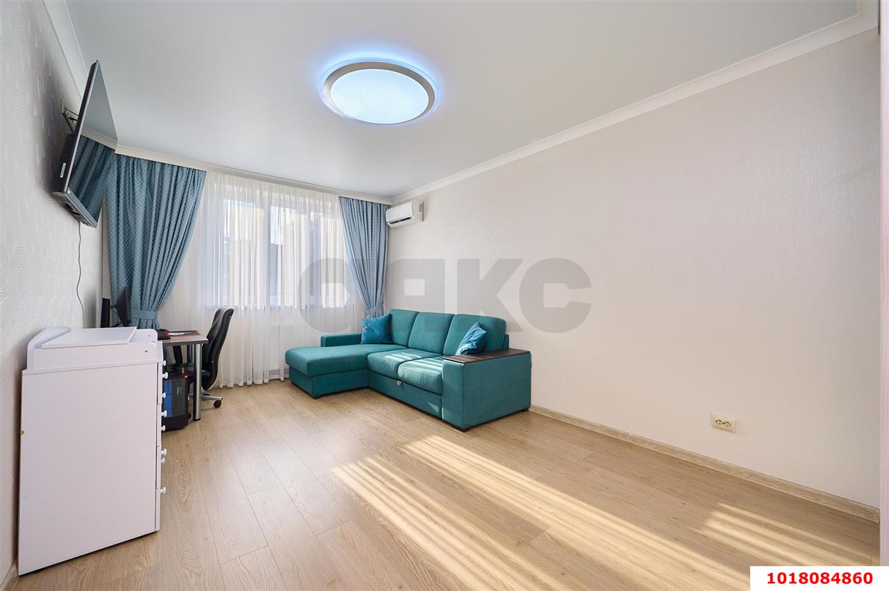 Фото №2: 2-комнатная квартира <span class="whitespace-nowrap">81 м²</span>, <span class="whitespace-nowrap">18/19 эт.</span> - Краснодар, Центральный внутригородской округ, ЖК Синема, мкр. Черёмушки, ул. Айвазовского, 116к2