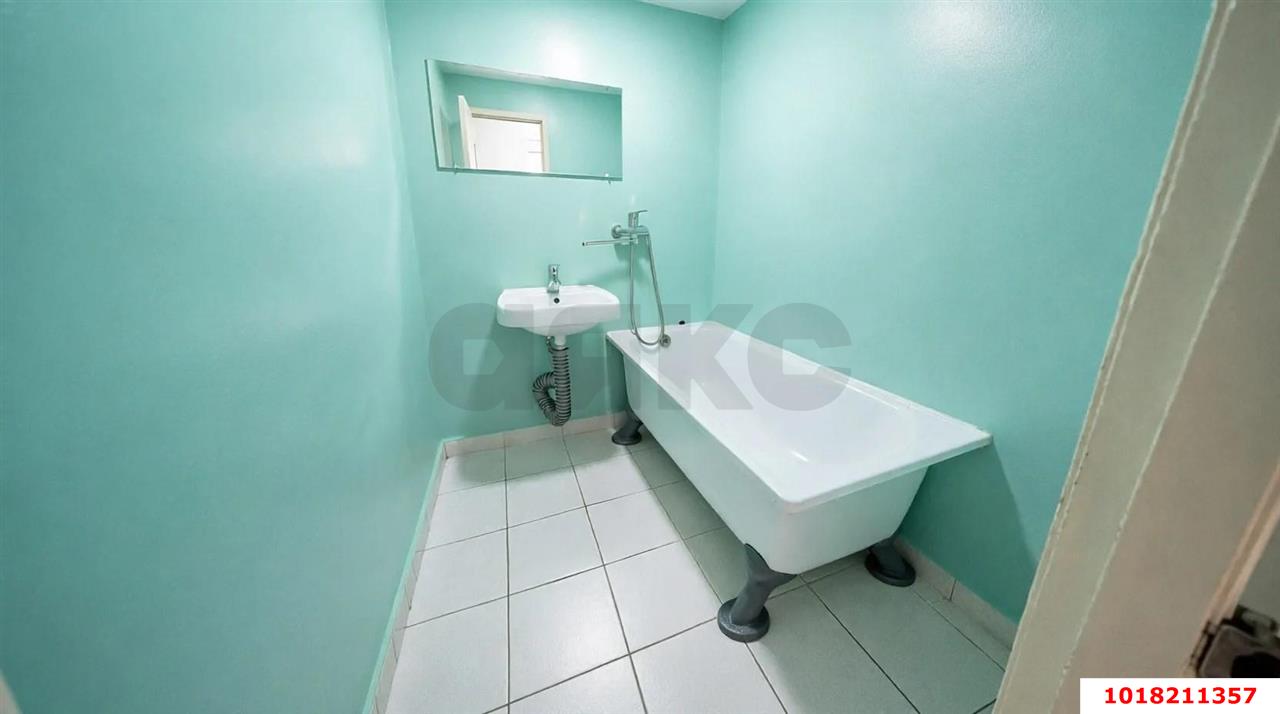 Фото №5: 2-комнатная квартира <span class="whitespace-nowrap">56 м²</span>, <span class="whitespace-nowrap">5/5 эт.</span> - Краснодар, Прикубанский внутригородской округ, мкр. Молодёжный, ул. Душистая, 69