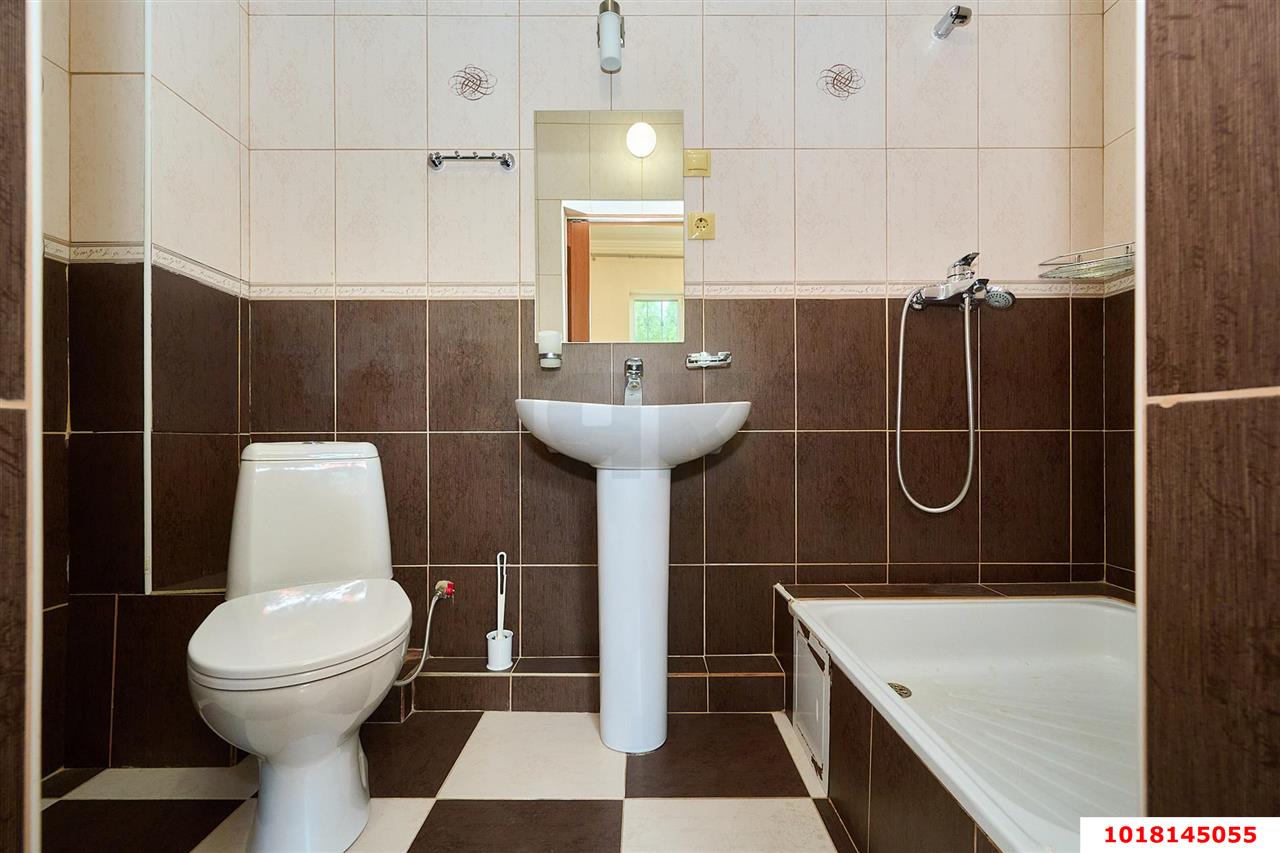 Фото №13: Отдельное здание <span class="whitespace-nowrap">470 м²</span>, <span class="whitespace-nowrap">4/4 эт.</span> - Краснодар, Центральный внутригородской округ, мкр. Дубинка, ул. Черноморская, 47