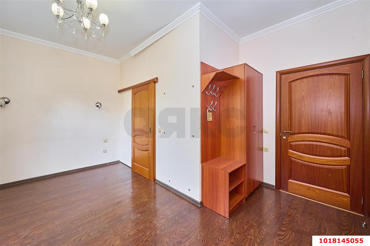 Фото №10: Отдельное здание <span class="whitespace-nowrap">470 м²</span>, <span class="whitespace-nowrap">4/4 эт.</span> - Краснодар, Центральный внутригородской округ, мкр. Дубинка, ул. Черноморская, 47