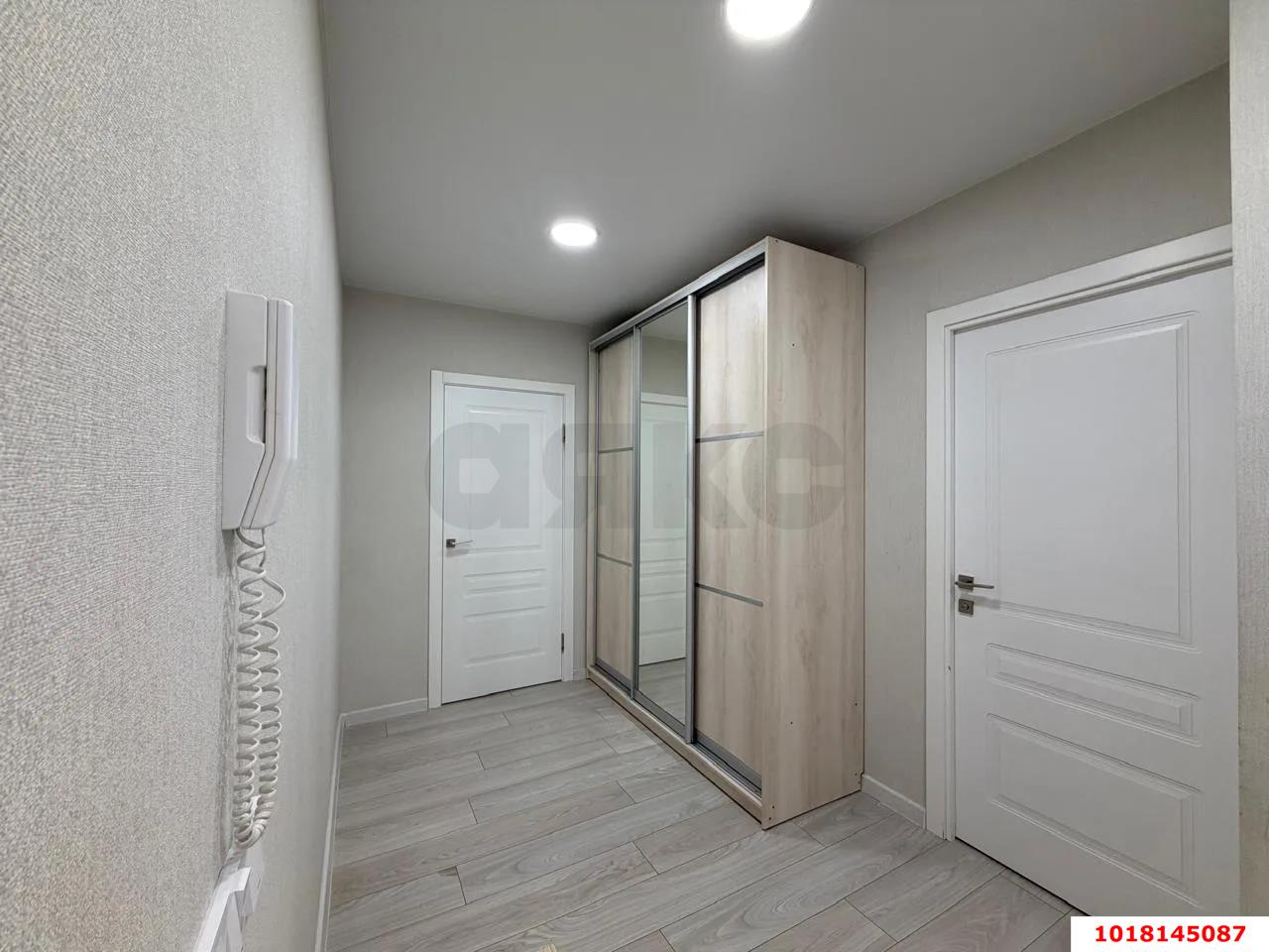 Фото №8: 2-комнатная квартира <span class="whitespace-nowrap">56 м²</span>, <span class="whitespace-nowrap">7/16 эт.</span> - Краснодар, Прикубанский внутригородской округ, мкр. Восточно-Кругликовский, ул. Героя Владислава Посадского, 42