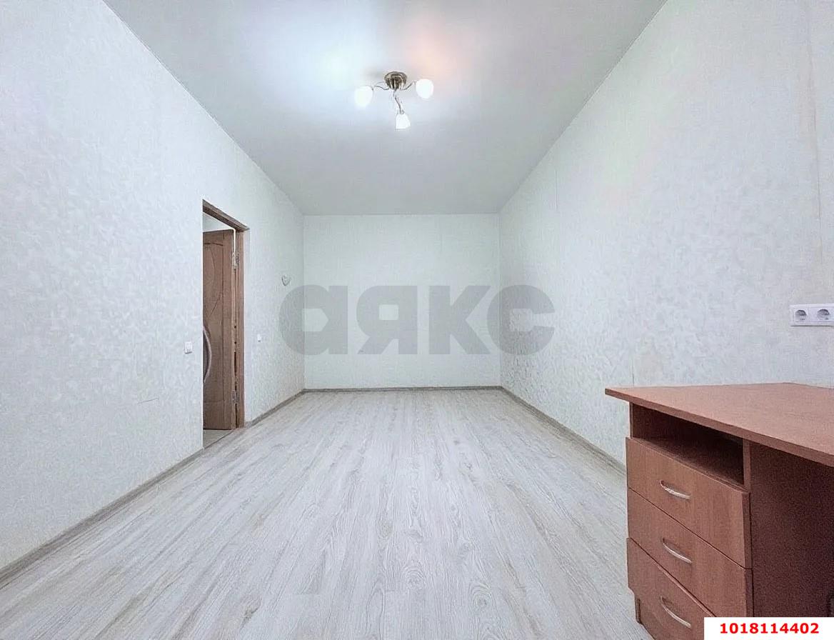 Фото №4: 1-комнатная квартира <span class="whitespace-nowrap">46 м²</span>, <span class="whitespace-nowrap">3/9 эт.</span> - Краснодар, Прикубанский внутригородской округ, мкр. Музыкальный, ул. имени Сергея Есенина, 108/3к1