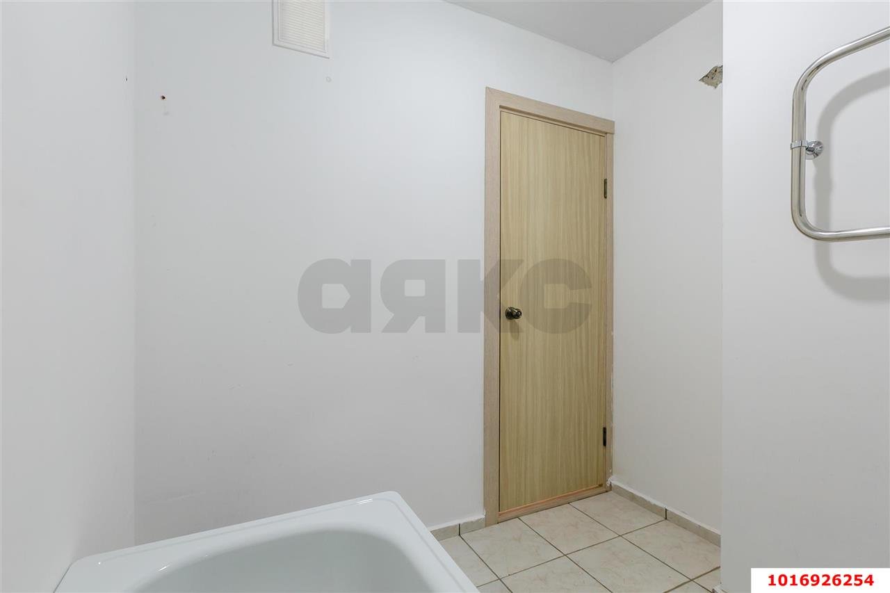 Фото №13: 3-комнатная квартира <span class="whitespace-nowrap">81 м²</span>, <span class="whitespace-nowrap">6/16 эт.</span> - Краснодар, Прикубанский внутригородской округ, Восточный, мкр. жилой комплекс Квартал № 6, ул. Генерал-лейтенанта Александра Сапрунова, 15