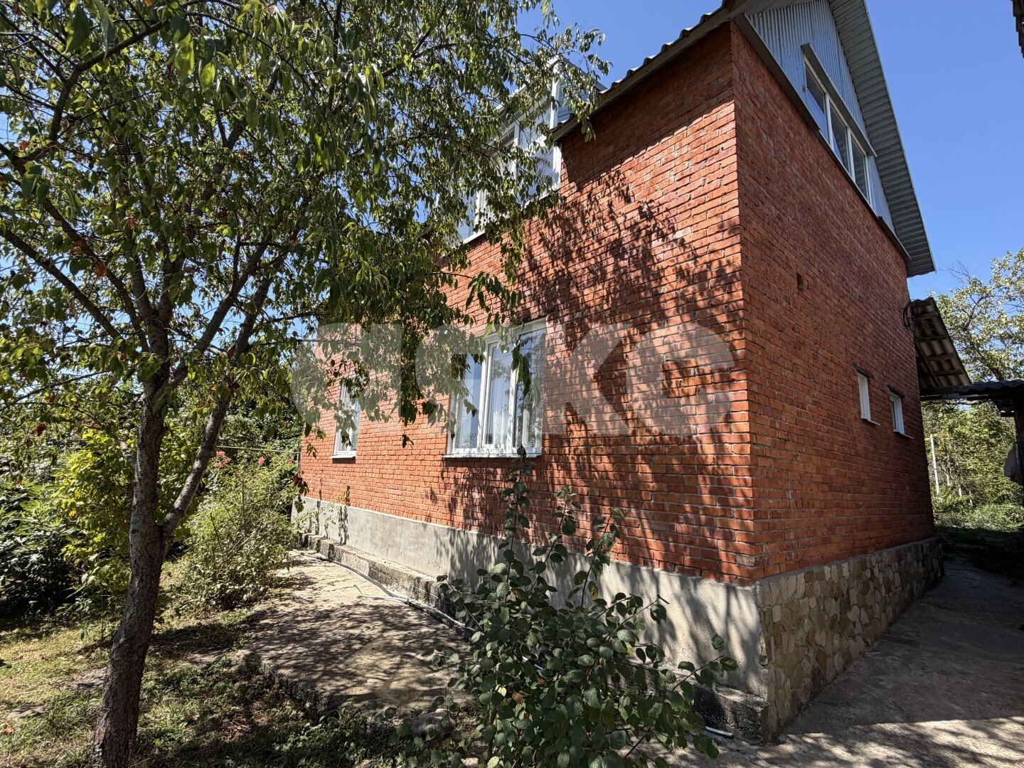 Фото №2: Дом <span class="whitespace-nowrap">87 м²</span> <span class="whitespace-nowrap">+ 8.7 сот.</span>, <span class="whitespace-nowrap">2 эт.</span> - Саратовская, ул. Пионерская