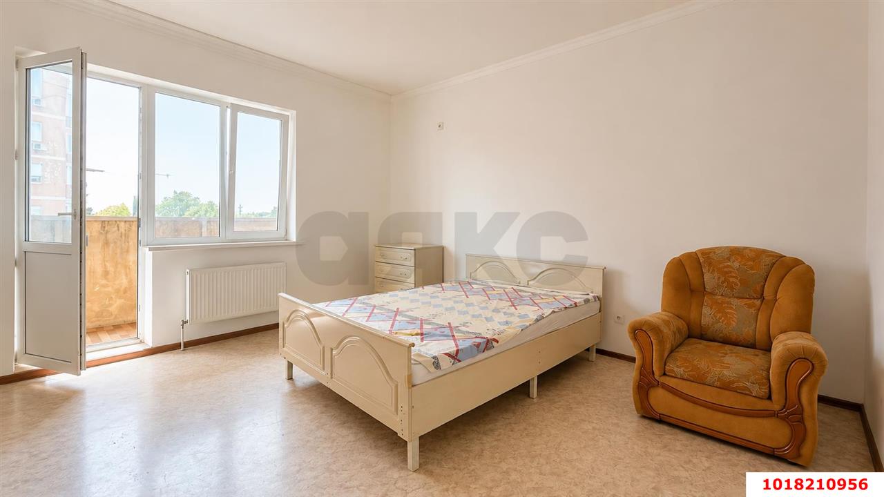 Фото №1: 2-комнатная квартира <span class="whitespace-nowrap">82 м²</span>, <span class="whitespace-nowrap">3/16 эт.</span> - Краснодар, Кожзавод, мкр. Западный внутригородской округ, ул. Кожевенная, 30