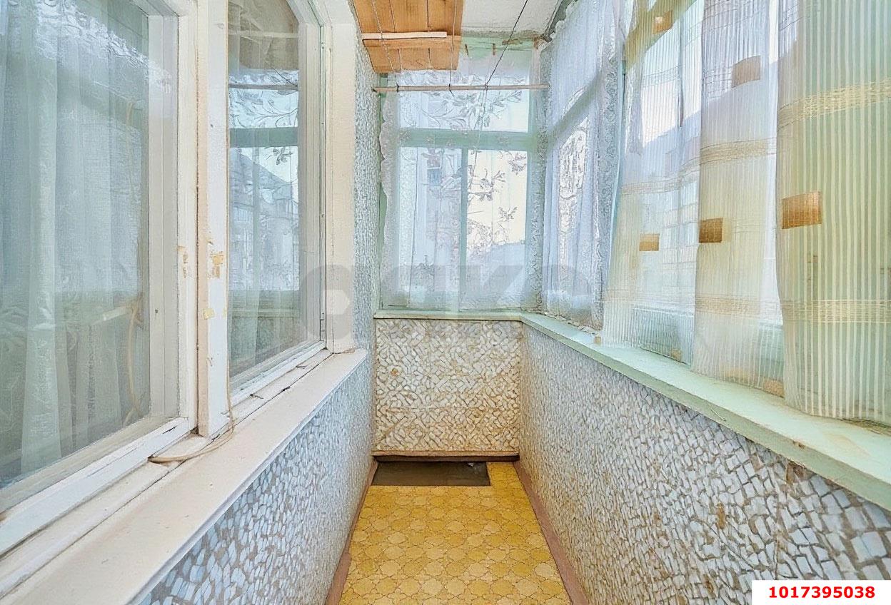 Фото №3: 1-комнатная квартира <span class="whitespace-nowrap">35 м²</span>, <span class="whitespace-nowrap">6/9 эт.</span> - Краснодар, Прикубанский внутригородской округ, мкр. Завод Измерительных Приборов, ул. Карякина, 1