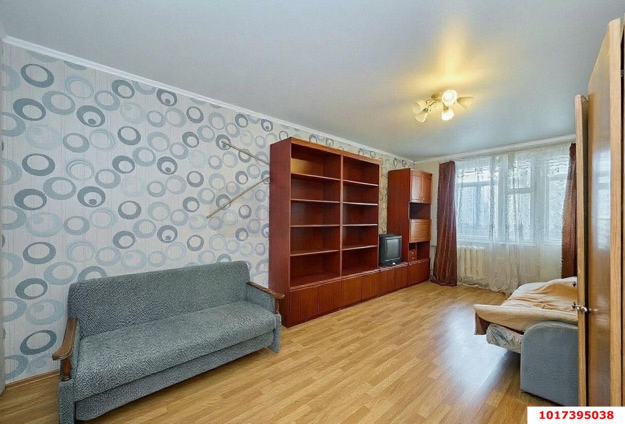 Фото №1: 1-комнатная квартира <span class="whitespace-nowrap">35 м²</span>, <span class="whitespace-nowrap">6/9 эт.</span> - Краснодар, Прикубанский внутригородской округ, мкр. Завод Измерительных Приборов, ул. Карякина, 1