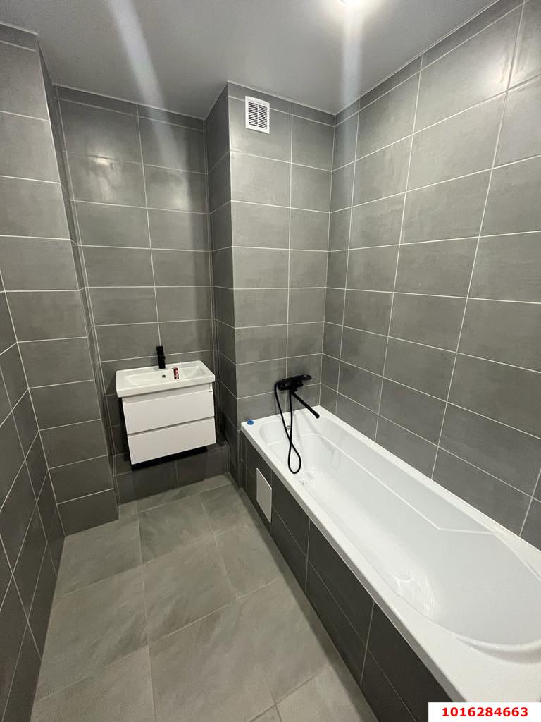 Фото №4: 2-комнатная квартира <span class="whitespace-nowrap">60 м²</span>, <span class="whitespace-nowrap">7/12 эт.</span> - Яблоновский, мкр. жилой комплекс Дом на Луговой, ул. Луговая, 7/6
