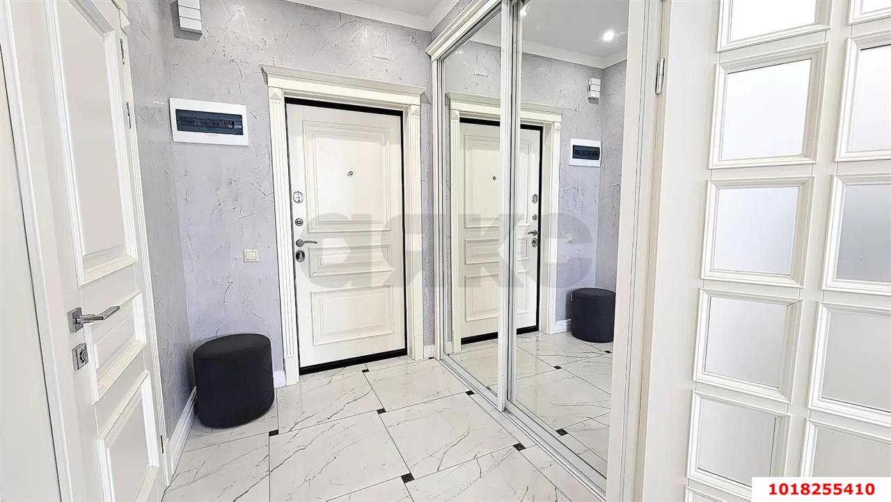 Фото №10: 1-комнатная квартира <span class="whitespace-nowrap">40 м²</span>, <span class="whitespace-nowrap">22/24 эт.</span> - Краснодар, Западный внутригородской округ, ЖК Новый Город, мкр. Юбилейный, б-р Клары Лучко, 4