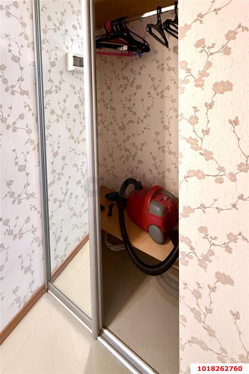 Фото №8: 1-комнатная квартира <span class="whitespace-nowrap">31 м²</span>, <span class="whitespace-nowrap">5/5 эт.</span> - Краснодар, Центральный внутригородской округ, мкр. Центральный, ул. Гудимы, 64/1