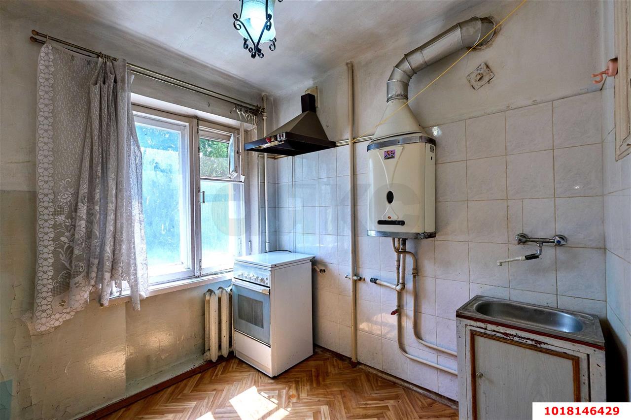 Фото №3: 1-комнатная квартира <span class="whitespace-nowrap">29 м²</span>, <span class="whitespace-nowrap">3/5 эт.</span> - Краснодар, Центральный внутригородской округ, мкр. Завод Измерительных Приборов, ул. Офицерская, 50А