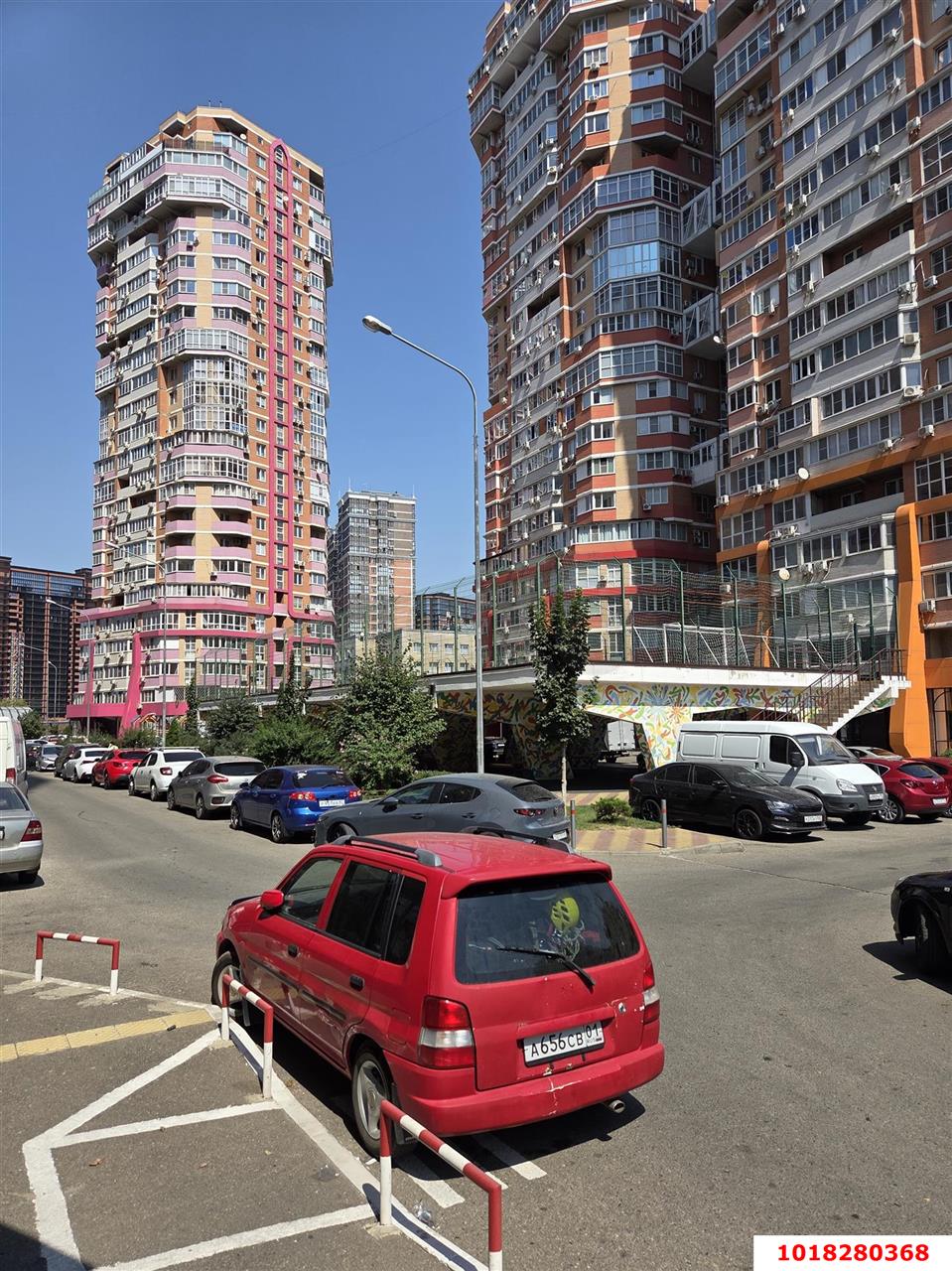 Фото №3: Торговое помещение <span class="whitespace-nowrap">75 м²</span>, <span class="whitespace-nowrap">1/24 эт.</span> - Краснодар, Карасунский внутригородской округ, Черёмушки, мкр. ЖК Большая Таманская, ул. Таманская, 153к2