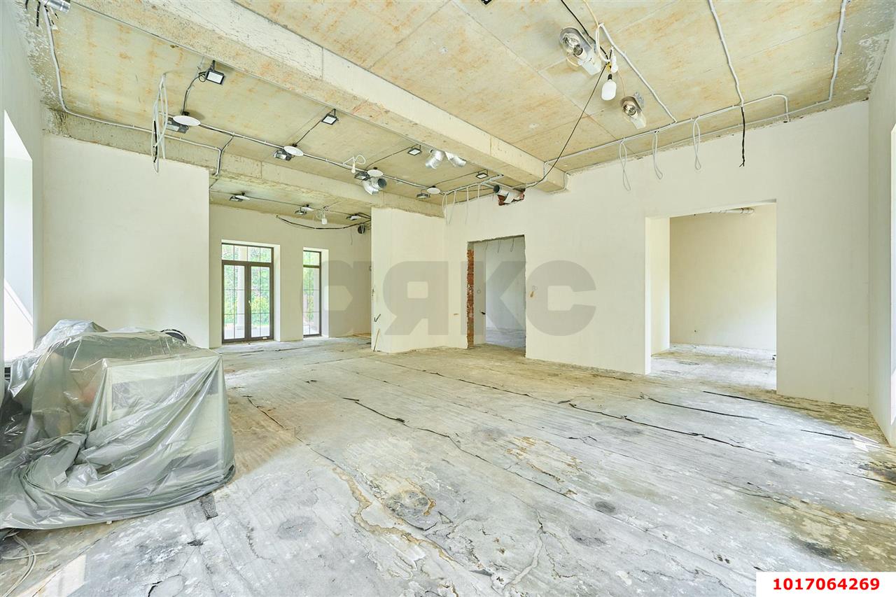 Фото №24: Дом <span class="whitespace-nowrap">672 м²</span> <span class="whitespace-nowrap">+ 8.7 сот.</span>, <span class="whitespace-nowrap">2 эт.</span> - Краснодар, Прикубанский внутригородской округ, КП Екатериновка, мкр. Фестивальный, ул. Яркая, 15/4