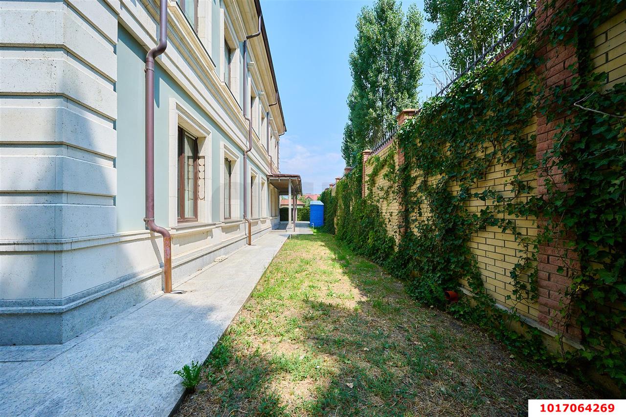 Фото №10: Дом <span class="whitespace-nowrap">672 м²</span> <span class="whitespace-nowrap">+ 8.7 сот.</span>, <span class="whitespace-nowrap">2 эт.</span> - Краснодар, Прикубанский внутригородской округ, КП Екатериновка, мкр. Фестивальный, ул. Яркая, 15/4