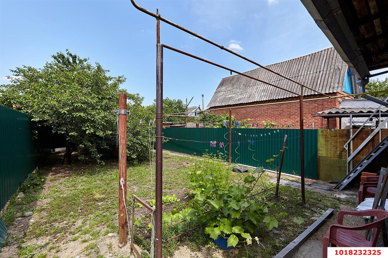 Фото №5: Часть дома <span class="whitespace-nowrap">50 м²</span> <span class="whitespace-nowrap">+ 2 сот.</span>, <span class="whitespace-nowrap">2 эт.</span> - Яблоновский, ул. Цветочная, 42