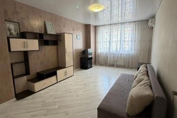 Фото №1: 2-комнатная квартира <span class="whitespace-nowrap">70 м²</span>, <span class="whitespace-nowrap">7/18 эт.</span> - Краснодар, мкр. имени Петра Метальникова, ул. Петра Метальникова, 11