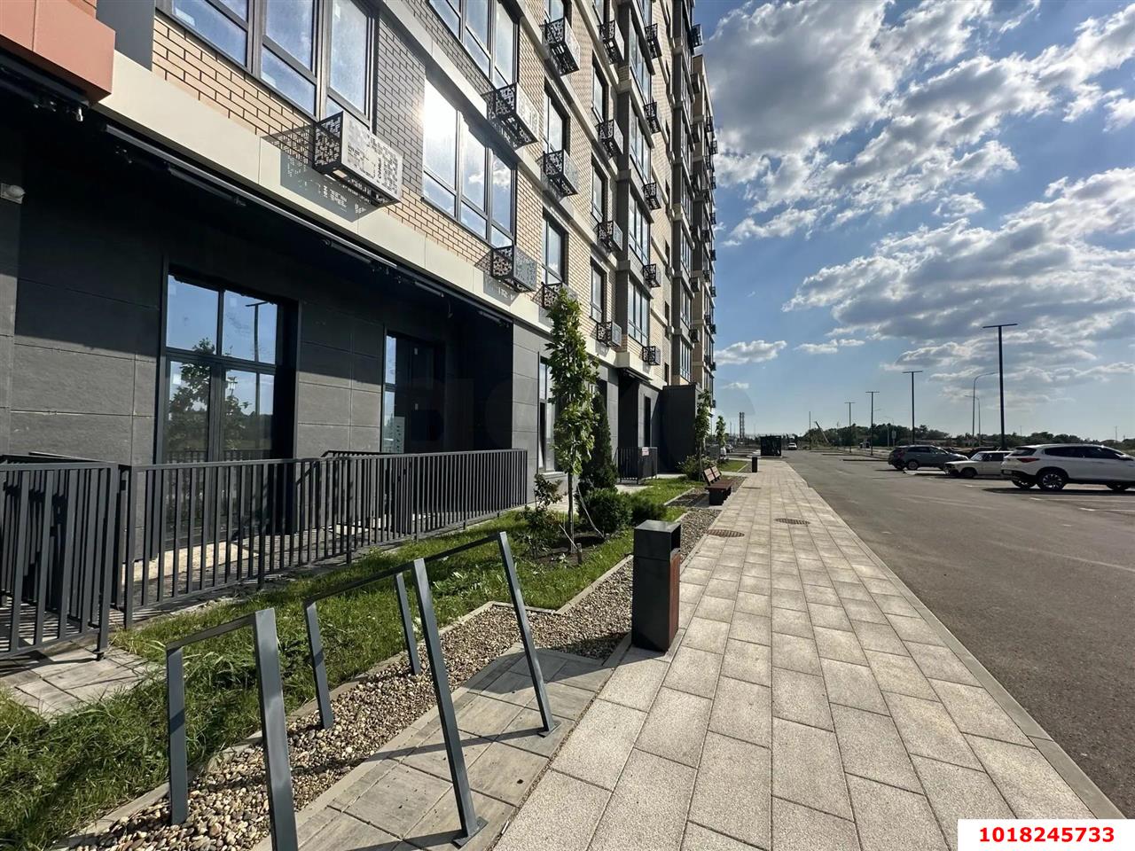 Фото №4: 3-комнатная квартира <span class="whitespace-nowrap">74 м²</span>, <span class="whitespace-nowrap">1/18 эт.</span> - Краснодар, Прикубанский внутригородской округ, мкр. ЖК Тёплые Края, ул. им. Александра Гикало, 11